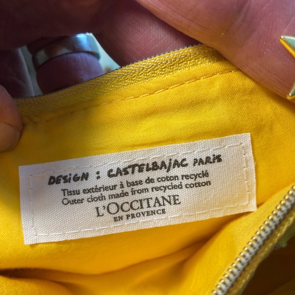 L’Occitane en Provence makeup bag. - Picture 5 of 8